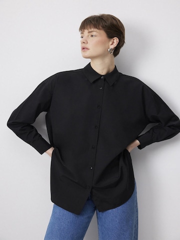 Touche Prive Shirt in Black