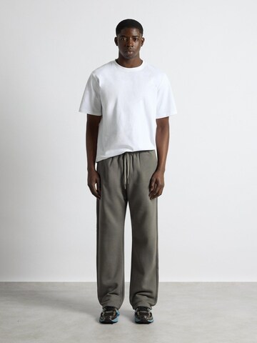 Burocs Regular Workout Pants in Grey: front