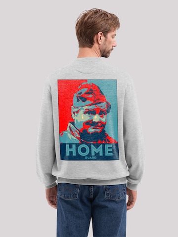 Sweat-shirt 'TV Times Benny Hill Home Guard' F4NT4STIC en gris : devant