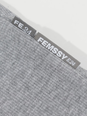 FEMSSY Top 'MIDLINE TOP BEIGE'‌‌ in Grau