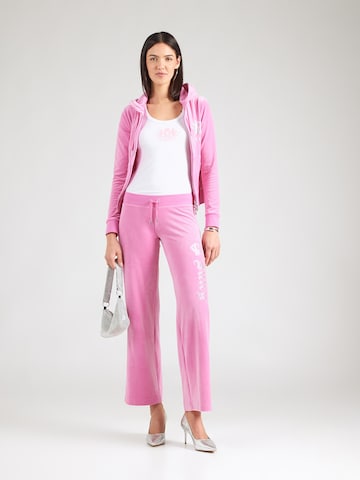 Juicy CoutureWide Leg/ Široke nogavice Hlače 'Gothic Crown' - roza boja