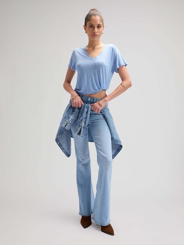 Lee Shirt 'V Neck'‌‌‌‌‌‌ in Braun