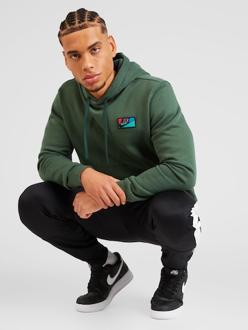 Nike SportswearSweater majica 'CLUB+' - zelena boja
