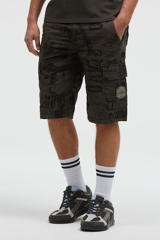 CAMP DAVID Regular Cargo Pants in Brown: front