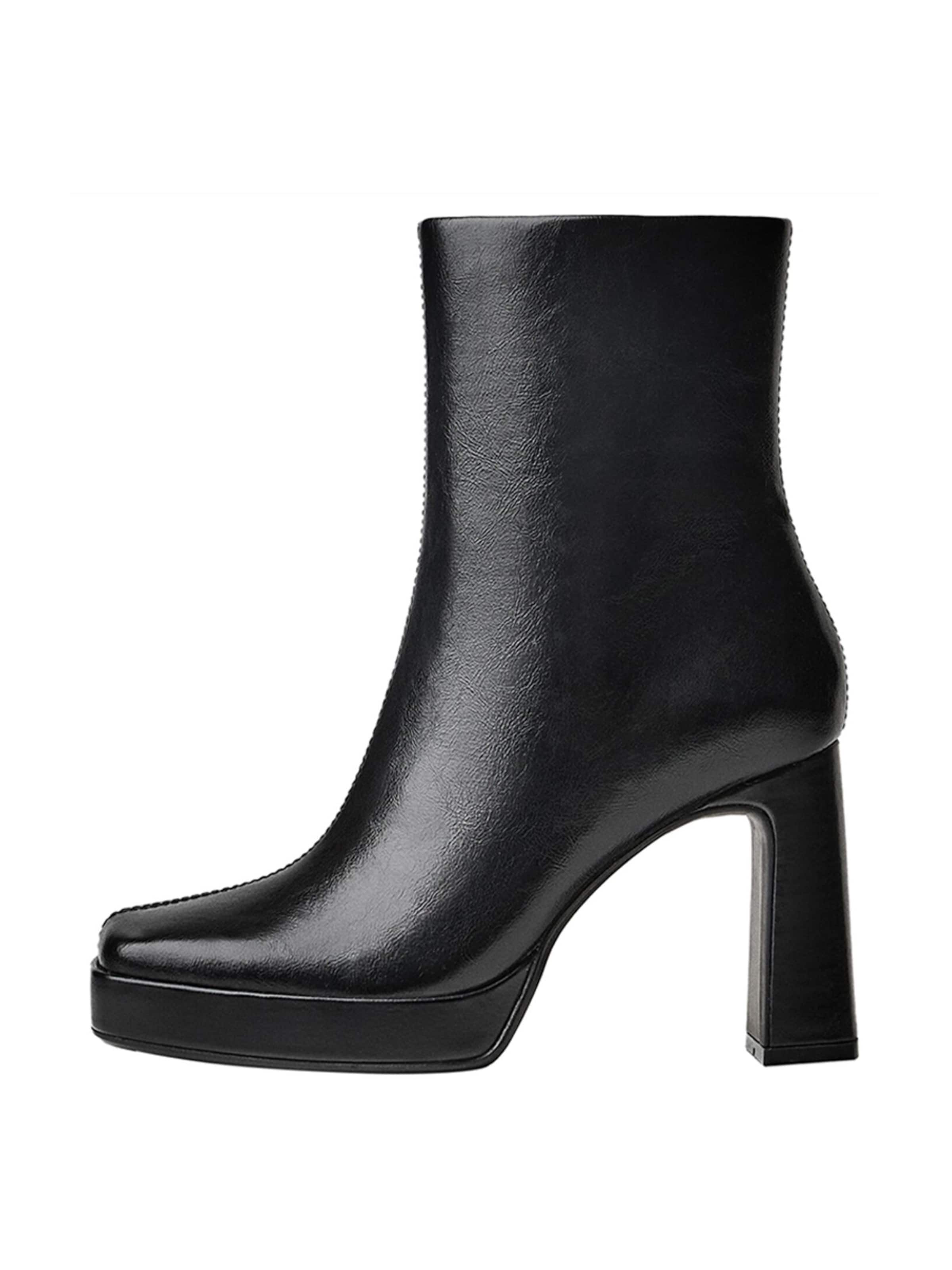 Bershka Nízké kozačky – černá