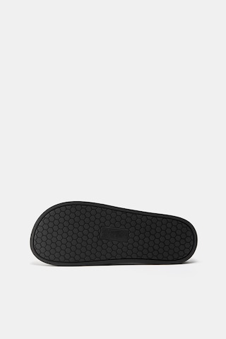 Pull&Bear Pantolette 'STWD' in Schwarz