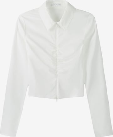 Bershka Blouse in Wit: voorkant