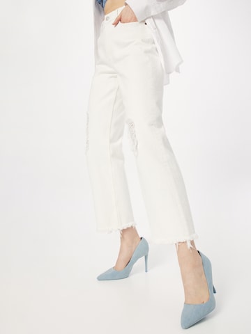 AllSaints Szeroka nogawka Jeansy 'APRIL' w kolorze biały