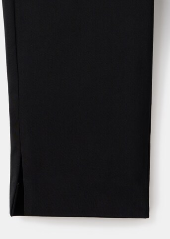 Coupe slim Pantalon 'PICCOLA' MANGO en noir