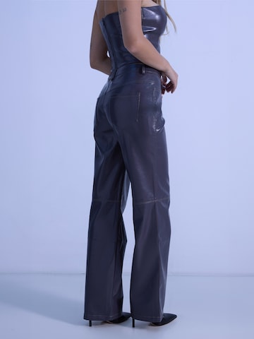 Regular Pantalon ABOUT YOU x irinassw en gris