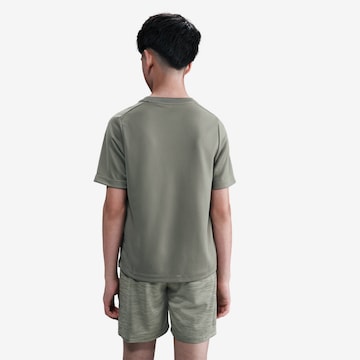 NIKE Performance Shirt in Green