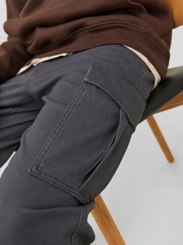 Coupe slim Pantalon cargo 'JJIMarco JJJoe' JACK & JONES en gris