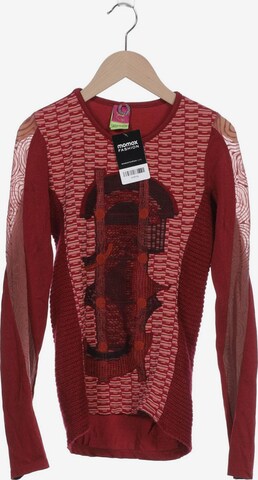 Save the Queen Top & Shirt in S in Red: front