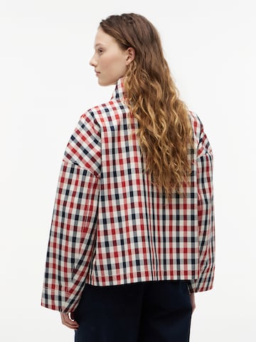 TOMMY HILFIGER Φθινοπωρινό και ανοιξιάτικο μπουφάν 'CHECK' σε κόκκινο