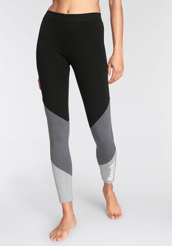 BENCH Skinny Leggings in Black: front