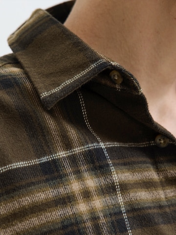 JACK & JONES Comfort Fit Skjorte 'JJJOSHUA' i brun