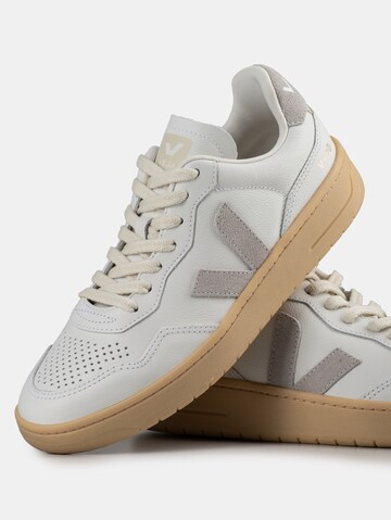 Veja Sneaker 'V-90' in Weiß
