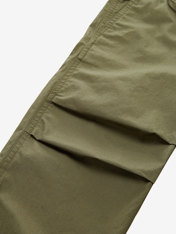 TOM TAILOR Tapered Pants in Green