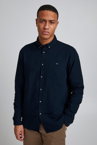 !Solid Regular fit Button Up Shirt in Blue: front