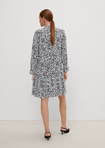 COMMA Kleid in Schwarz: Rückseite