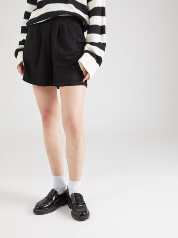 Loosefit Pantaloni con pieghe 'PCKINDA' di PIECES in nero: frontale