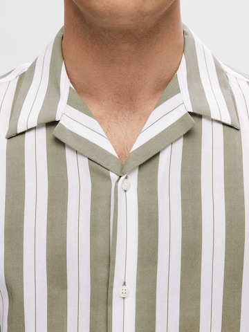 SELECTED HOMME - Ajuste confortable Camisa 'Regair' en verde