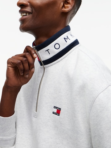 Tommy Jeans Sweatshirt in Grau