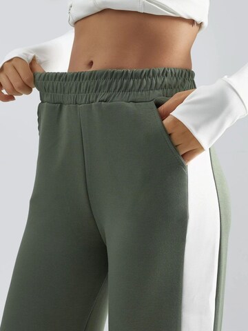 Hiccup Wide leg Pants 'Hose' in Green