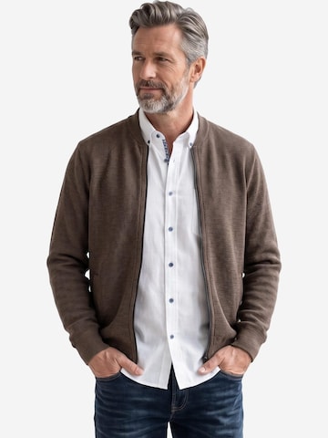 CASAMODA Gebreid vest 'Basic' in Bruin