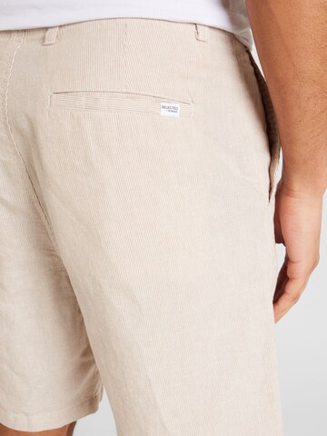 SELECTED HOMME Regular Shorts in Beige