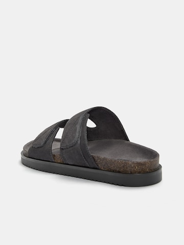 Pull&Bear Pantolette in Grau