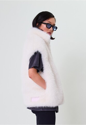 OH APRIL Vest 'Trixie' in Beige