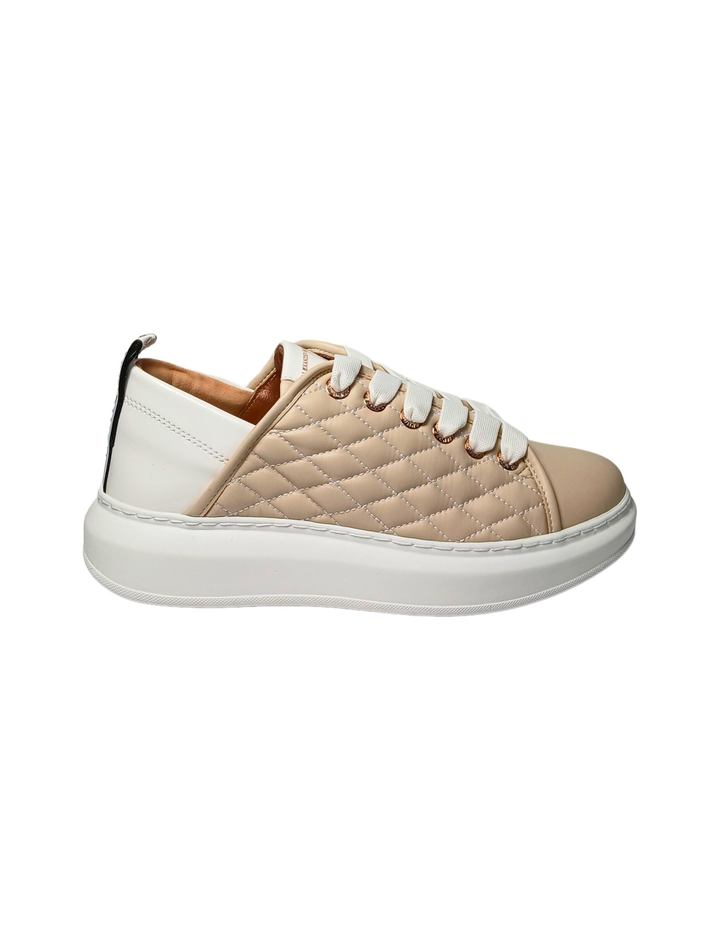 Alexander Smith Sneakers in Beige: front