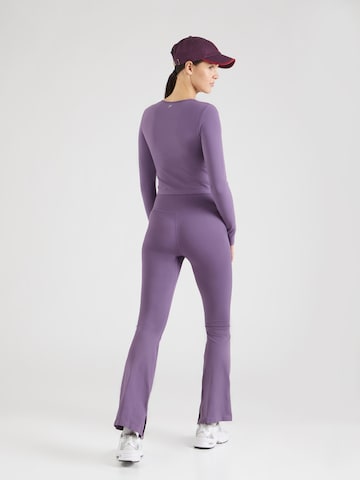 Fabletics Flared Sportbroek in Lila