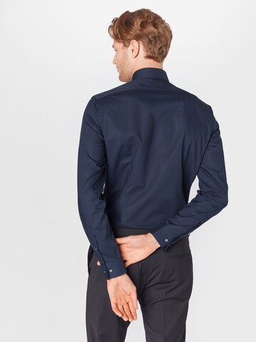 Calvin Klein - Ajuste estrecho Camisa de negocios en azul