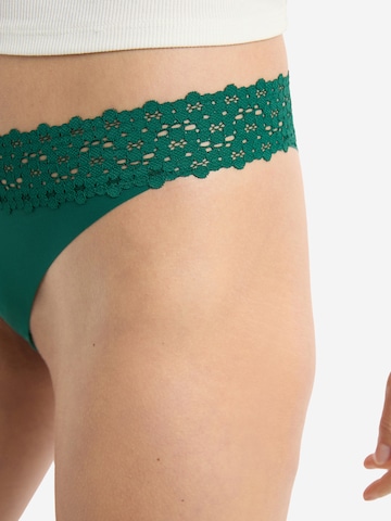 ETAM String 'Wish' in Grün