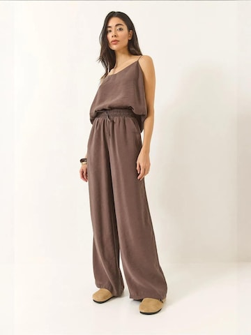 Completo pantalone di Bianco Lucci in marrone