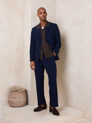 Loosefit Pantaloni con piega frontale di Next in blu