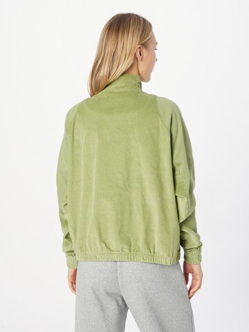 Nike Sportswear Демисезонная куртка 'AIR' в Зеленый