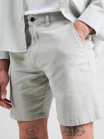 JJ Rebel Regular Shorts 'JREBSUNNY' in Grün