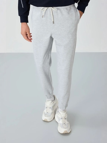 Regular Pantalon Tommy Life en gris : devant