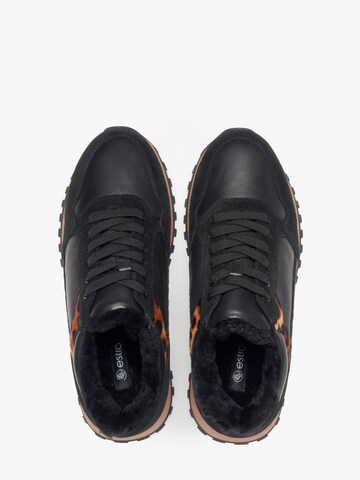 Sneaker bassa '4231-8' di Estro in nero