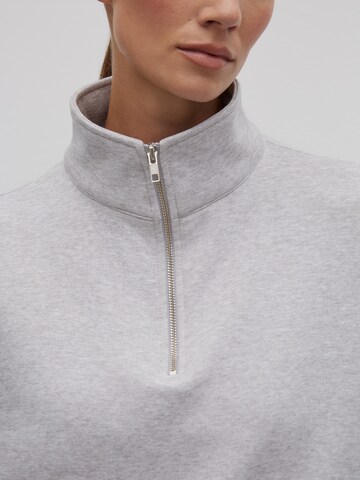 RÆRE by Lorena Rae Sweatshirt in Grijs