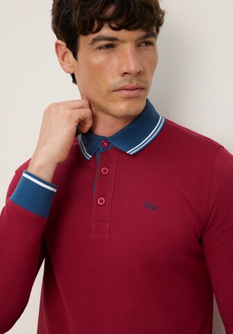 Man's World Shirt in Red
