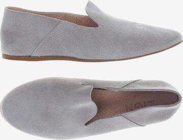 Zign Flats & Loafers in 35 in Grey: front