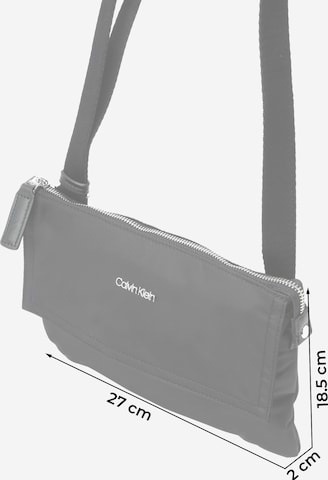 Calvin Klein - Bolso de hombro en negro