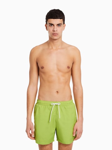 BershkaKupaće hlače - zelena boja: prednji dio