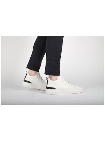 BLACKSTONE Låg sneaker 'KEVIN' i vit
