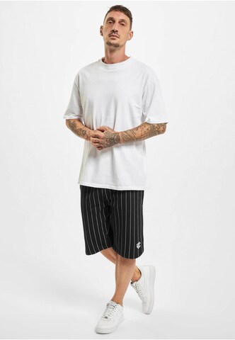 ROCAWEAR Regular Shorts in Schwarz