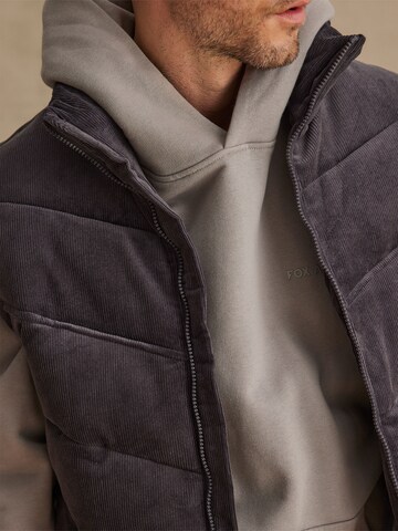 Gilet 'Yassin' DAN FOX APPAREL en gris